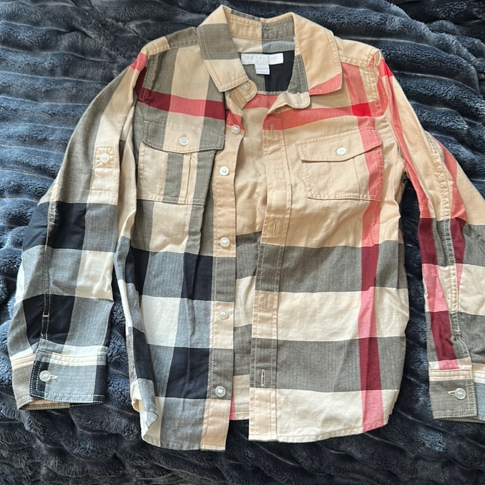 Big boys Burberry Button Down Shirt. Size 6